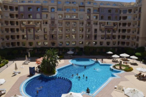 Florenza Khamsin 1 bedroom apartment with swimming pool view